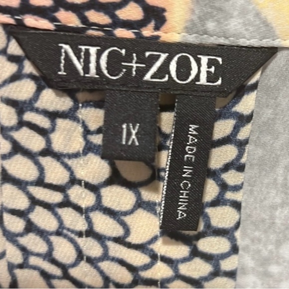 Nic + Zoe multi colored v neck button down blouse size 1X - Picture 7 of 9